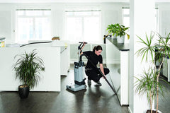Nilfisk Machine à récurer SC100 E (nettoyage en profondeur dans les zones étroites 2 quantités d'eau largeur de frottement 31 cm appareil de nettoyage) 107408100