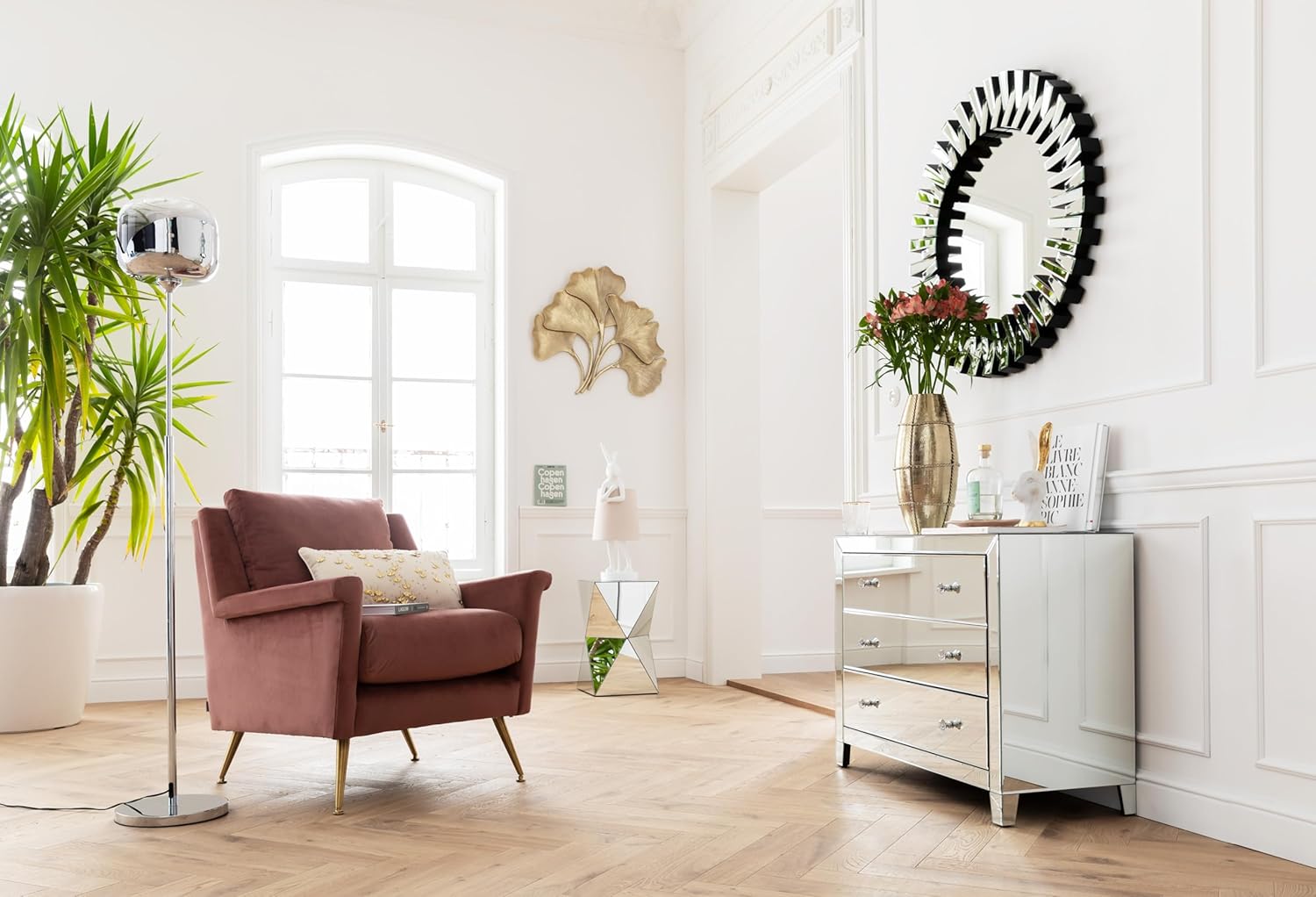 Kare Design Table d'Appoint Luxury Triangle, Miroir, Bois MDF Laqué, Table de Chevet, Table de Nuit, Table de Salon, Meuble, Deco Intérieur, Décoration Chambre, Maison, 54x32x32cm (H/L/P)