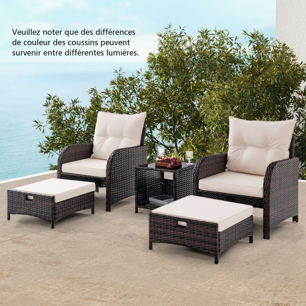 Meubles de Patio 5 Pices Ensemble de Canap d'Extrieur en Rotin avec 2 Chaises 2 Poufs et 1 Table Basse Coussins Doux Plateau en Verre Tremp Beige -